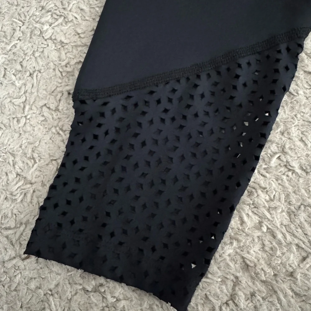 Beyond Yoga Perfect Angles Yoga Capris Mid Rise Size M